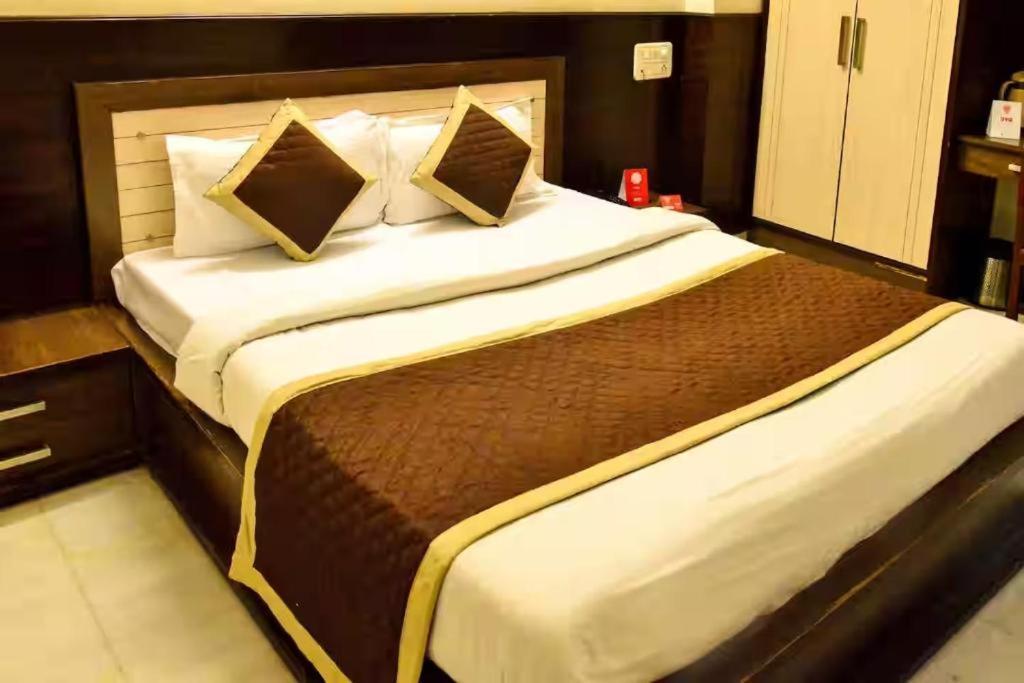 Hotel Airport Land Ню Делхи Екстериор снимка
