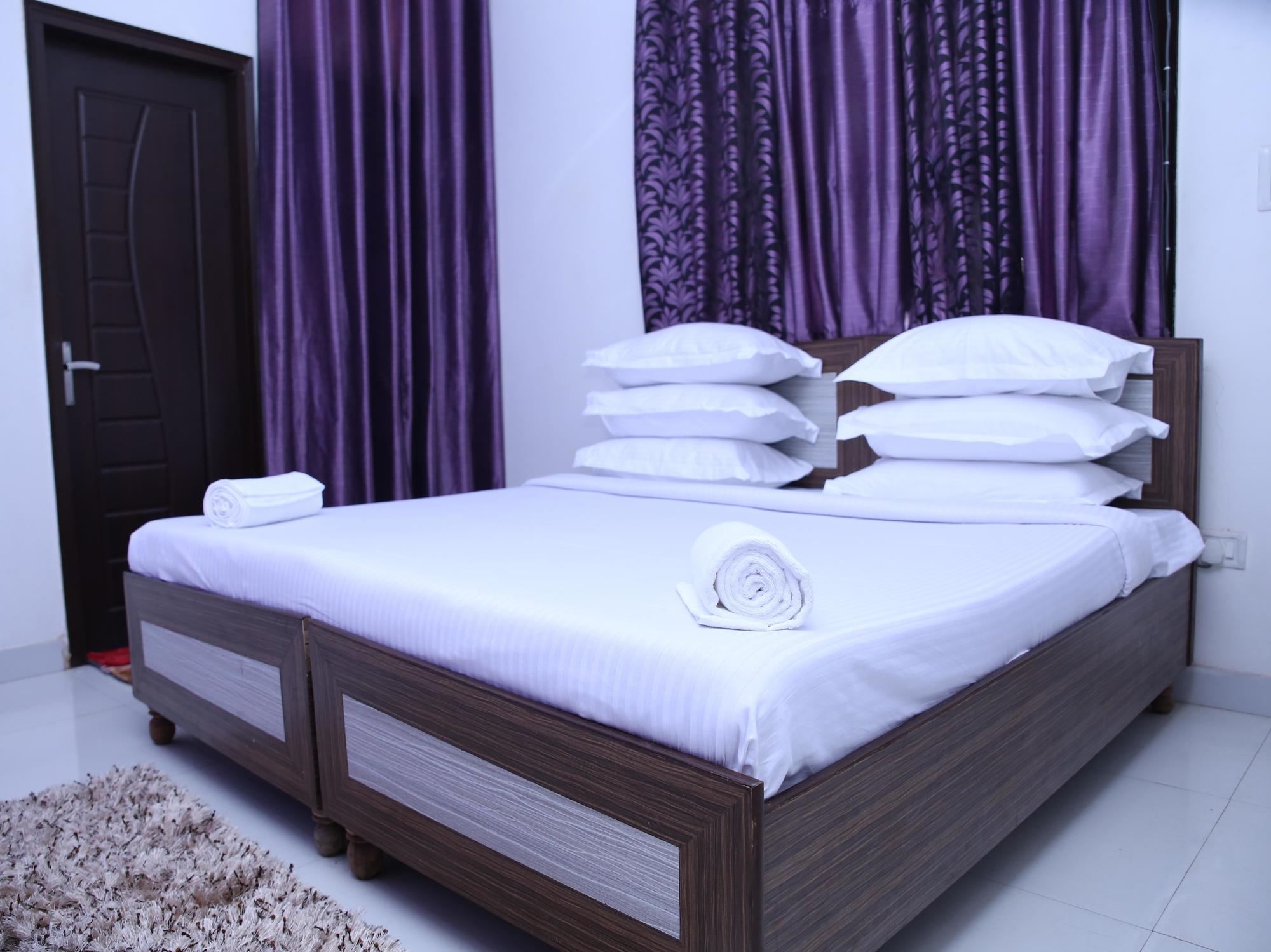 Hotel Airport Land Ню Делхи Екстериор снимка