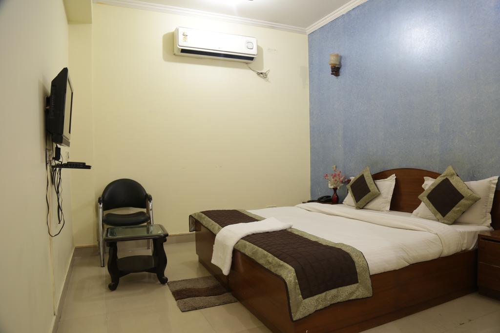 Hotel Airport Land Ню Делхи Екстериор снимка