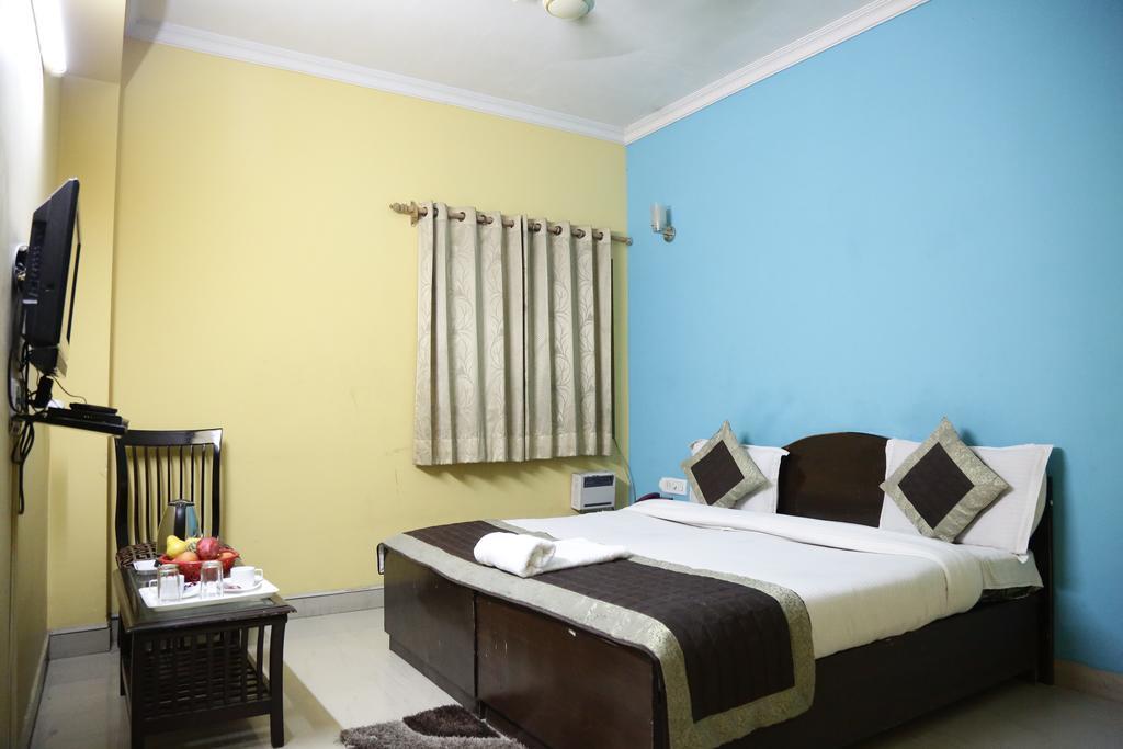 Hotel Airport Land Ню Делхи Екстериор снимка