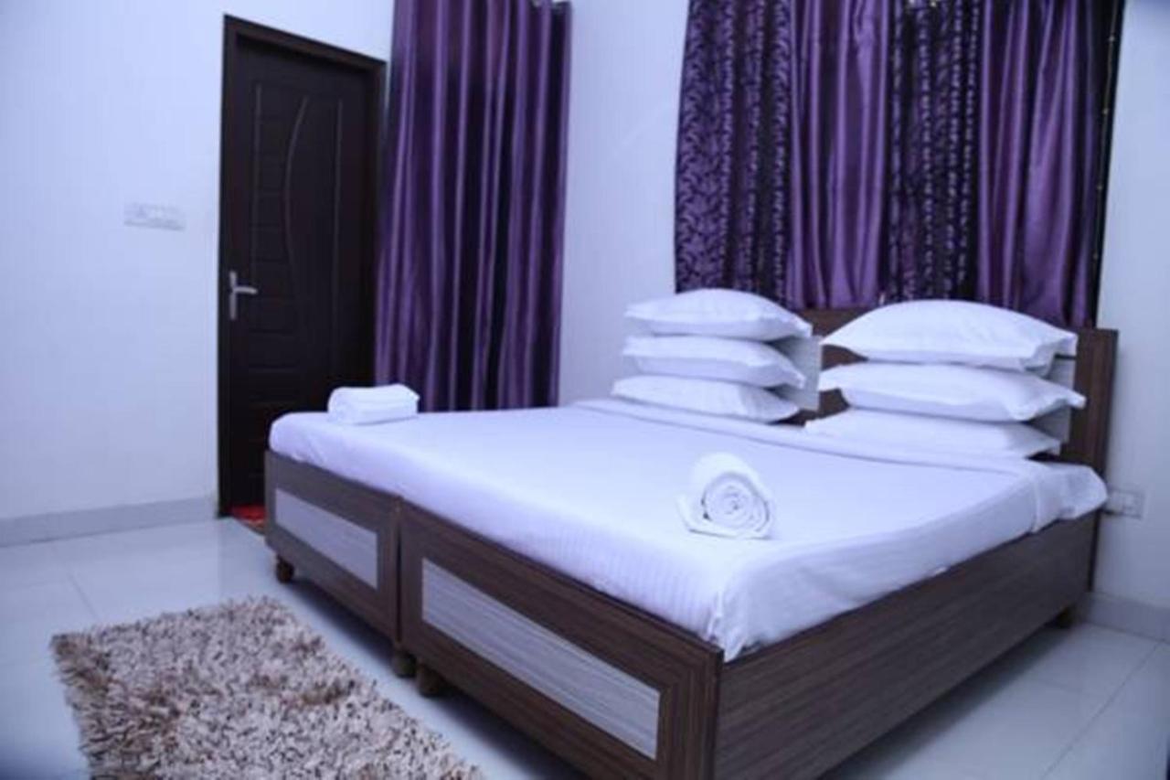 Hotel Airport Land Ню Делхи Екстериор снимка