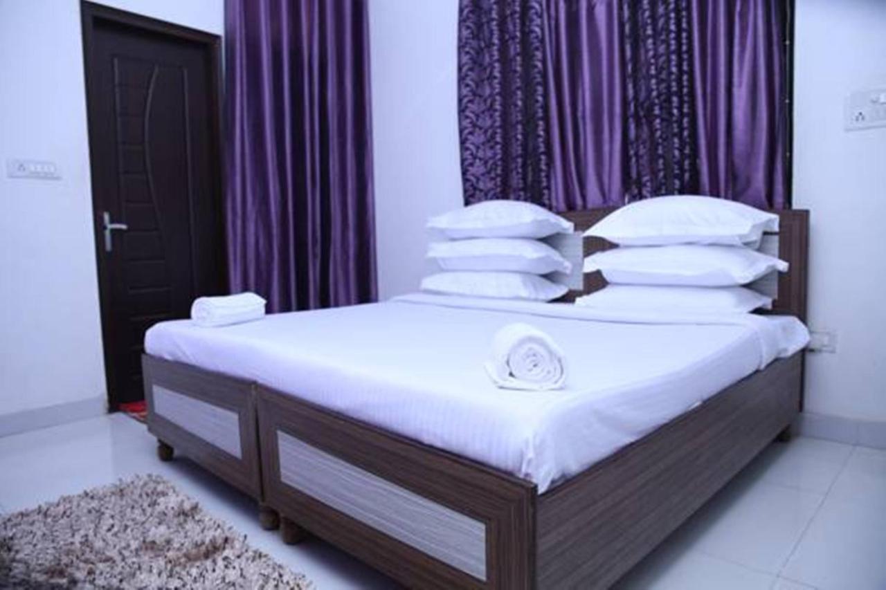 Hotel Airport Land Ню Делхи Екстериор снимка